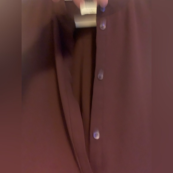 BABATON Size L Burgundy Sleeveless Layered Top with Button Closure - Picture 2 of 7